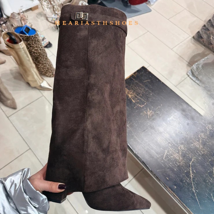 Street Fashion Winter 2025 - Damskie kozaki za kolano na masywnym