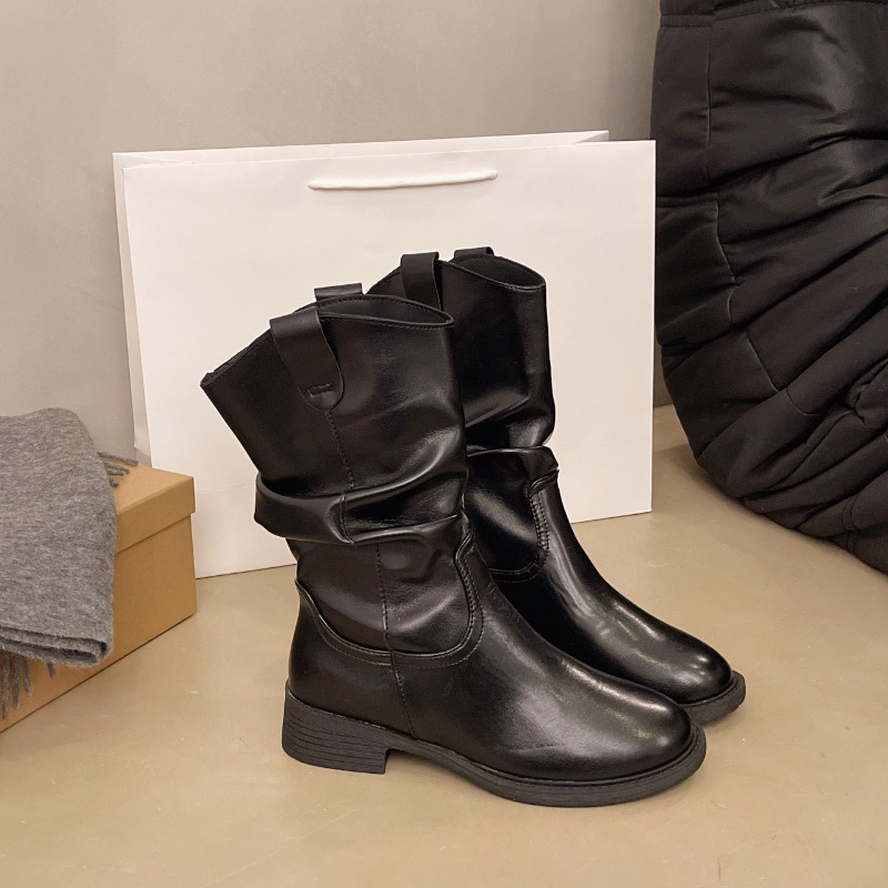Zimowe, luźne botki na szeroki – Street Fashion Winter 2025 recenzja i cena