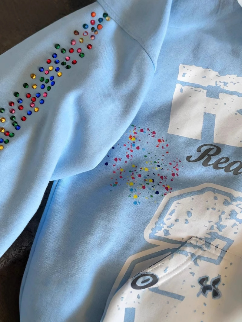 Jesienny kardigan z kapturem w – Graphic Hoodie Streetwear recenzja i cena