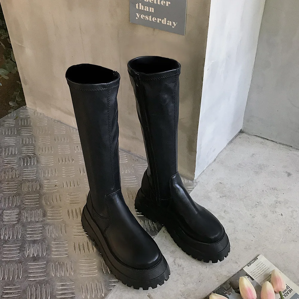 Zimowe masywne botki na platfo – Street Fashion Winter 2025 recenzja i cena